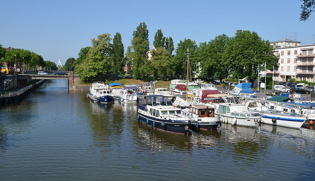 1024px-Port_de_Mulhouse_sur_le_canal_du_Rhône_au_Rhin_DSC_0154